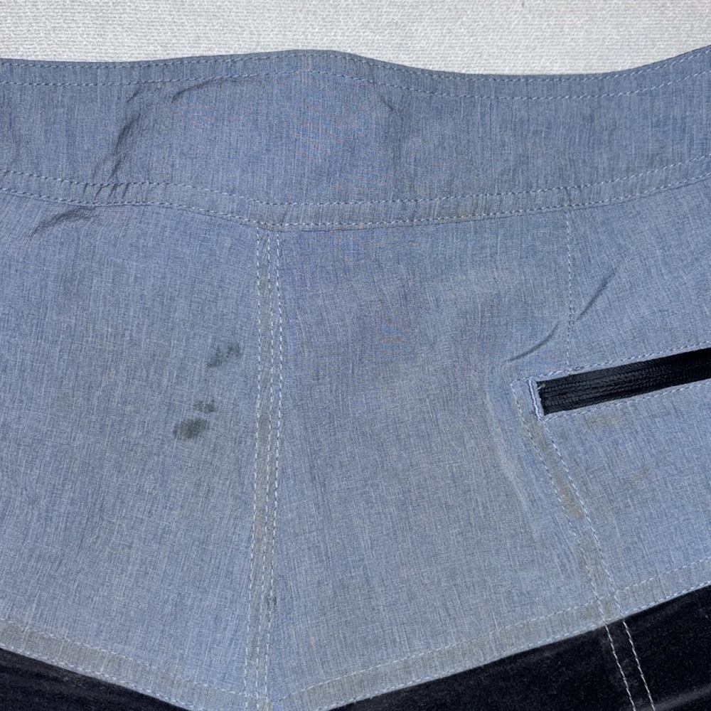 Quicksilver men’s blue and teal board shorts size 29 - Picture 8 of 9